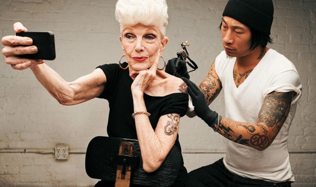 Как выглядят татуировки по мере старения человека