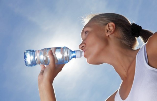 Почему вода в бутылке – величайшее жульничество