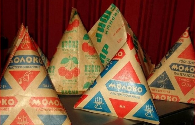 Почему в СССР молоко было в пирамидках и стеклянных бутылках