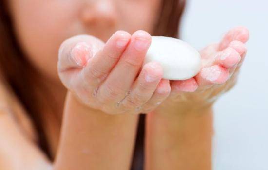 Опасная чистота: состав мыла, губительный для кожи