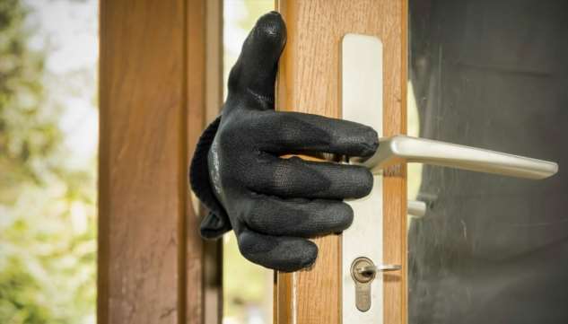 Как оградить свой дом от ограбления