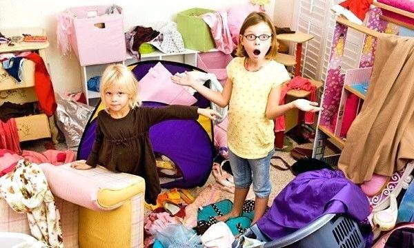 Как приучить ребенка убираться